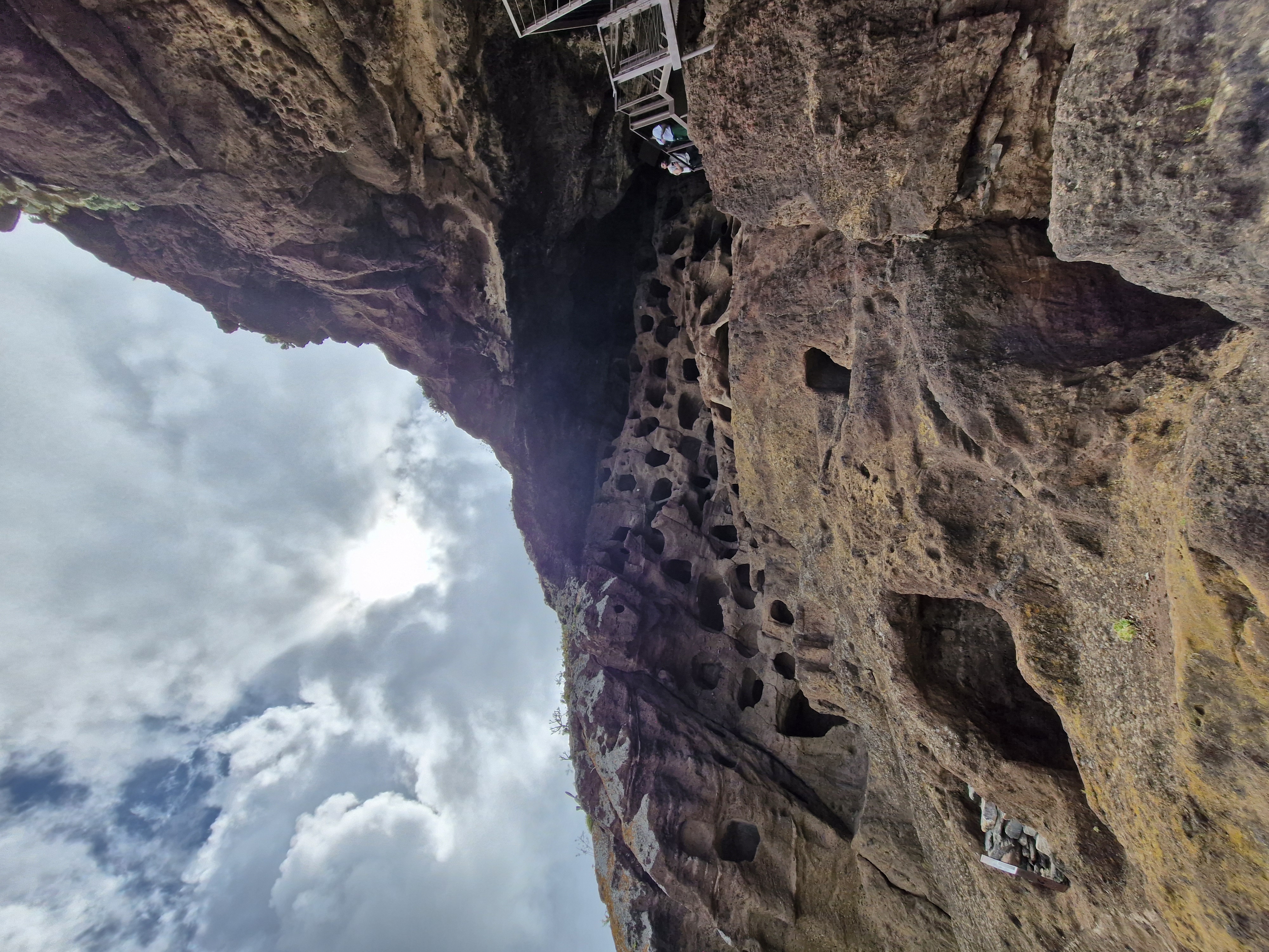 Cenobio de Valerón — caves up close