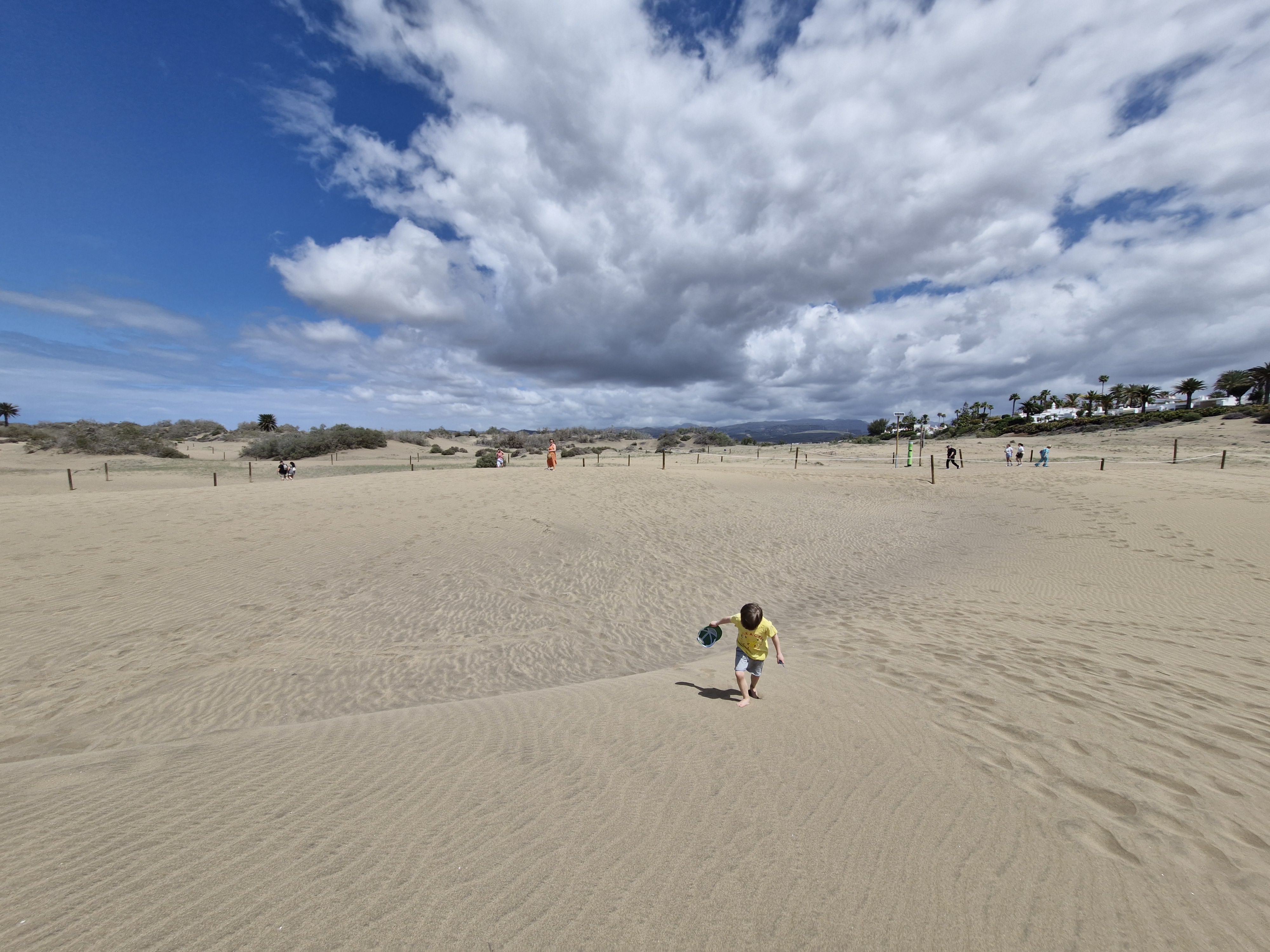 Maspalomas dunes — walking on the sand