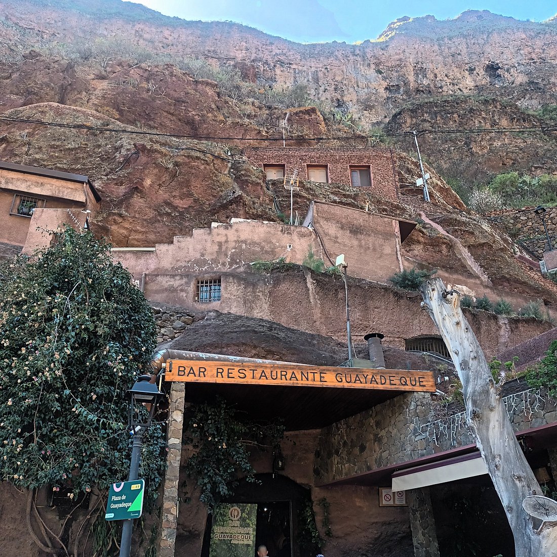 Barranco de Guayadeque — cave restaurant